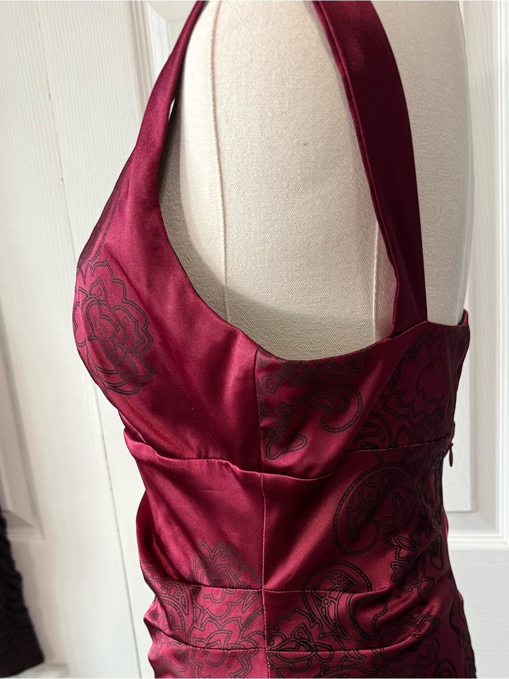 Le Château Burgundy Satin Sheath Cocktail Dress Paisley Print M Made in Canada - Picture 3 of 12